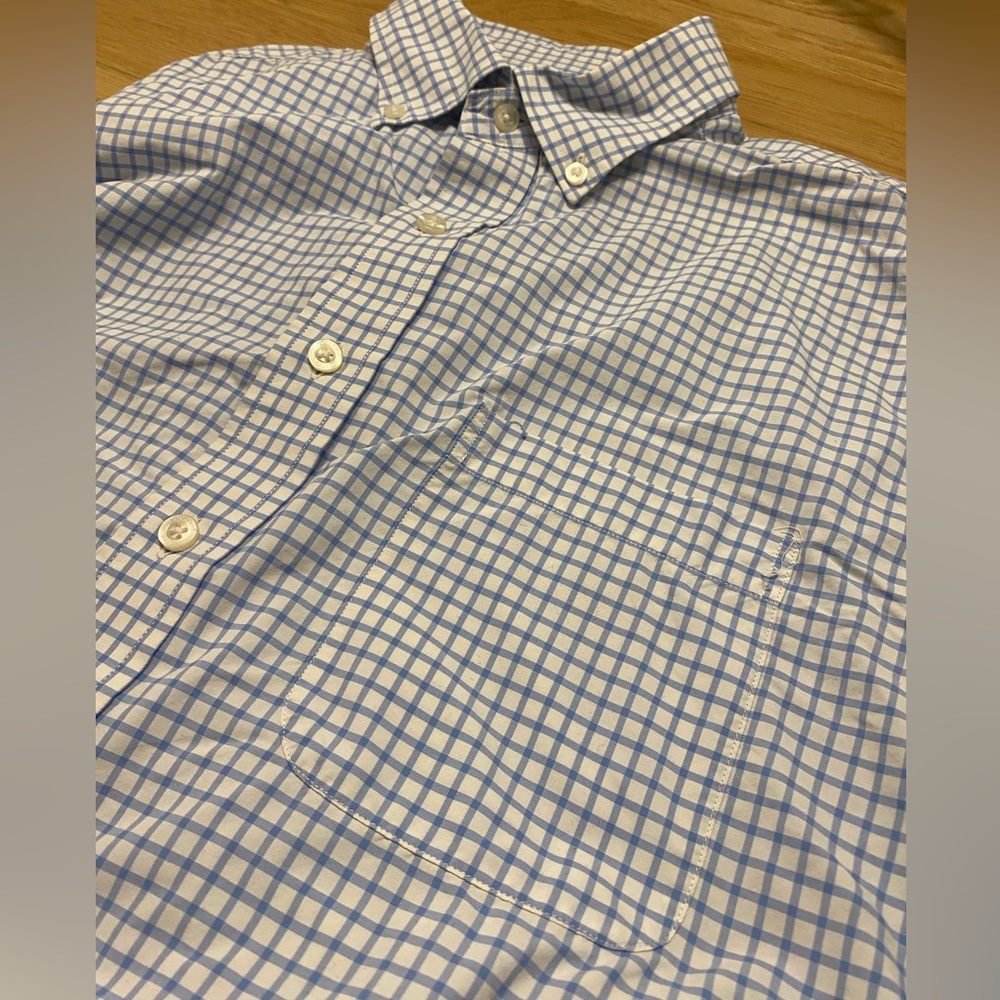 Vineyard Vines Performance Medium Long Sleeve But… - image 3